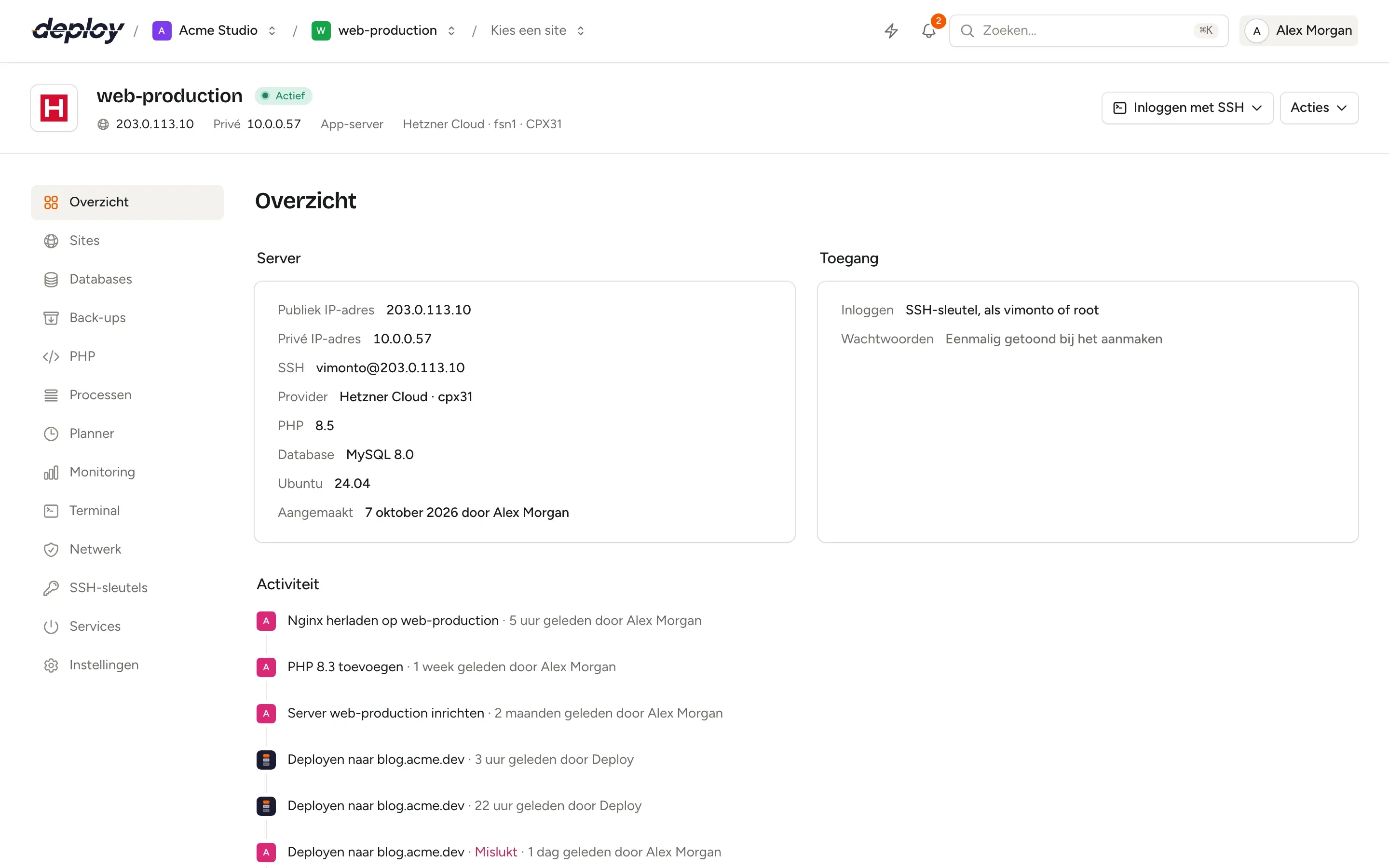 Een serveroverzicht in Vimonto Deploy met de IP-adressen, SSH-login, provider, PHP- en MySQL-versies en een tijdlijn van recente activiteit